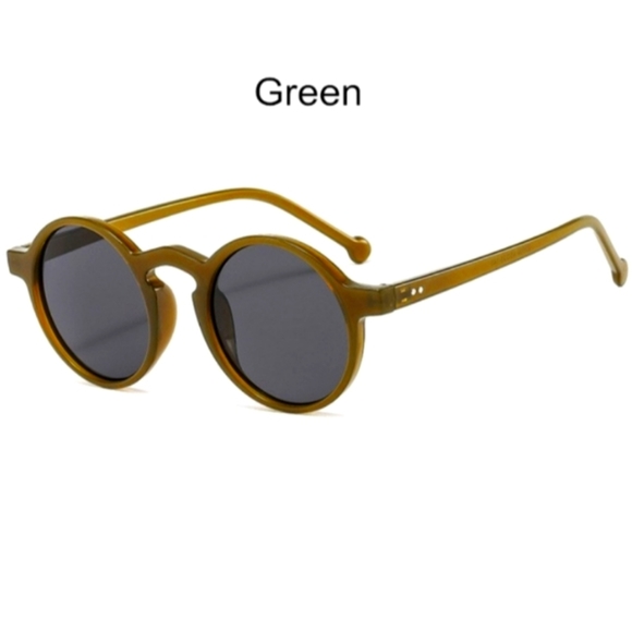 Accessories - Brand New retro round woman's sunglasses